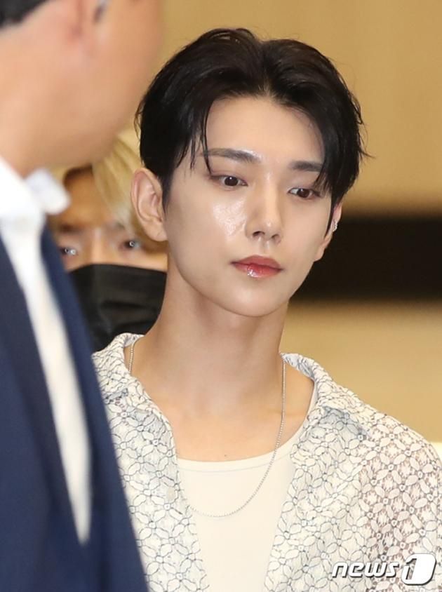 세븐틴 조슈아가 유명 인플루언서와 열애설 후 첫 포착됐다. ⓒ News1 권현진 기자