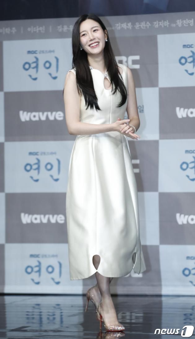 배우 이다인이 4일 오후 서울 마포구 상암 MBC에서 열린 새 금토드라마 ‘연인’ 제작발표회에 참석하고 있다. ⓒ News1 권현진 기자
