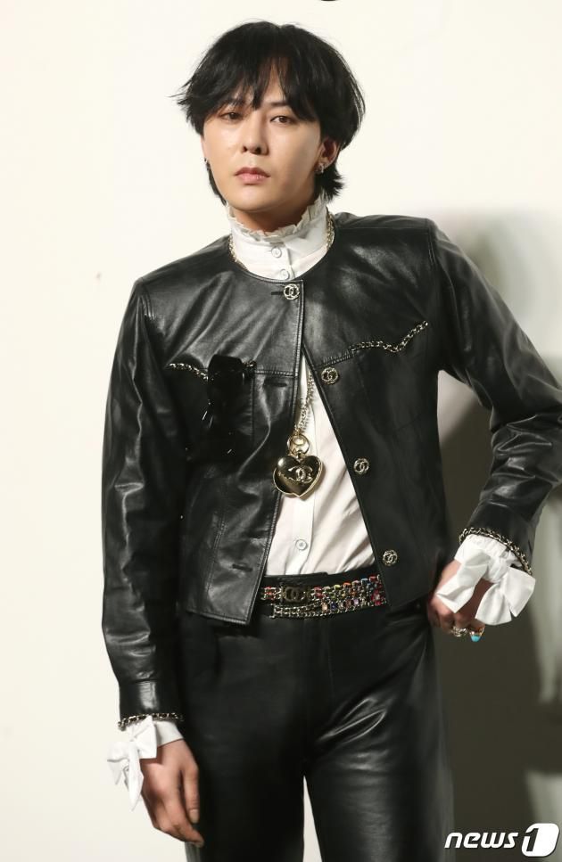 빅뱅 지드래곤이 6일 서울 강남구 압구정 인근에서 열린 포토 행사에서 포즈를 취하고 있다. ⓒ News1 권현진 기자