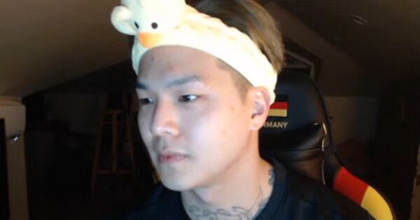 라이브 방송 중인 캡 /사진=유튜브