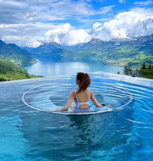 이다해의 뒷모습과 함께 펼쳐진 절경 /사진=인스타그램