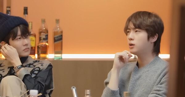 &nbsp;팀 해체를 고민했던 이유를 고백하는 진 /사진='슈취타'