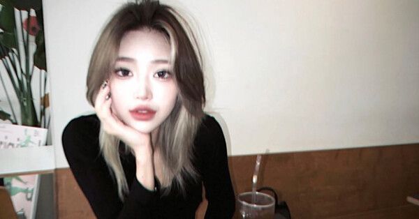 카페에서 휴식을 취하고 있는 최준희 /사진=최준희 인스타그램