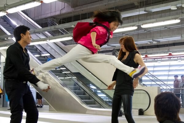 출처 - 영화 '더 킥'