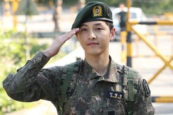 출처 - 송중기 SNS