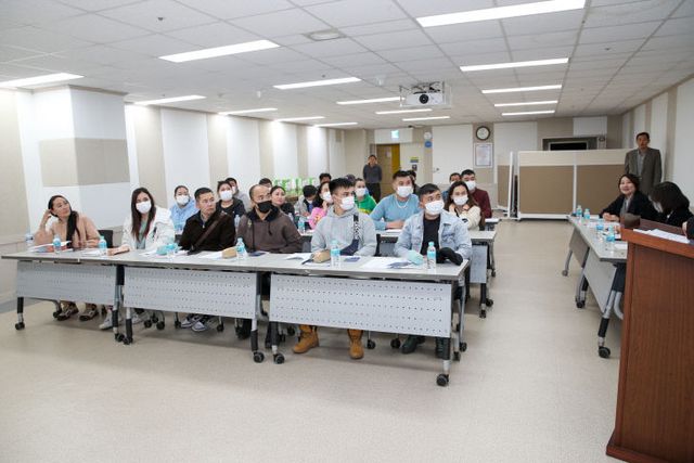 사본 -몽골 계절근로자 입국 사진 (1)