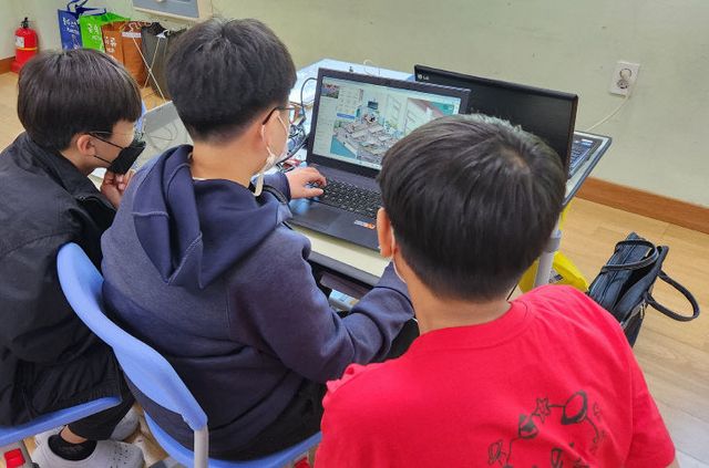 언제 어디에서든 메타버스에서 수업받는다 3