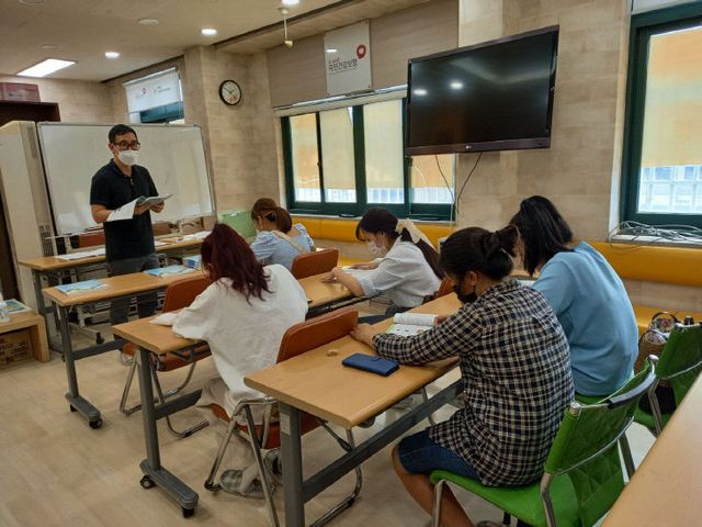 8.결혼이주여성 운전면허 취득 교육 모습
