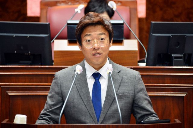 0324_외국인 주민 출입국업무 지원사업 제안(김수완 의원)