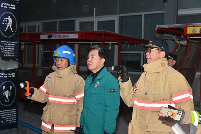 서천특화시장 화재 현장(김태흠 지사) 3