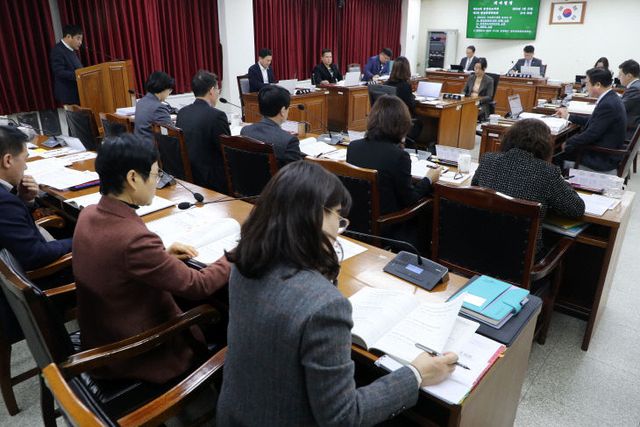 충북도의회 제414회 임시회 제2차 행정문화위원회(1.25)