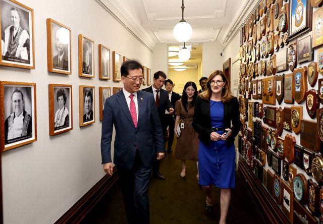 2024.10.23(브리즈번 샌디 랜더스 시의장 접견)-3