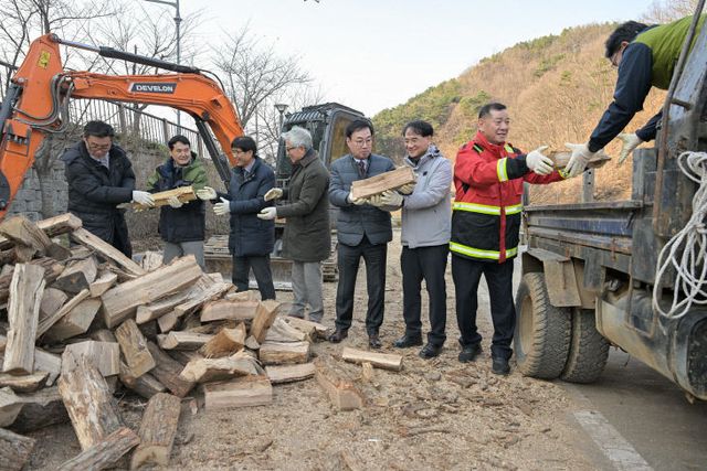 사랑의 땔감나누기 행사