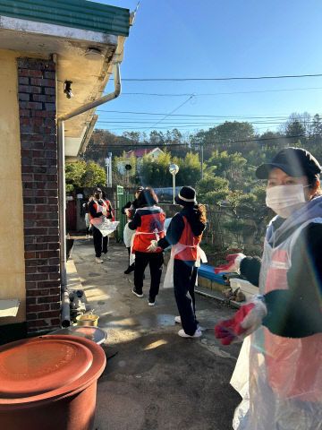 4. 영동감고을라이온스클럽, 연탄나눔 봉사(1)