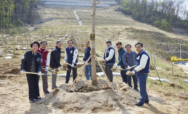 김동연 경기지사, 식목일 ‘기후변화 대응’ 경기 RE100 선언