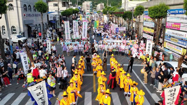제25회 음성품바축제 성료(1)_길놀이퍼레이드(드론사진)