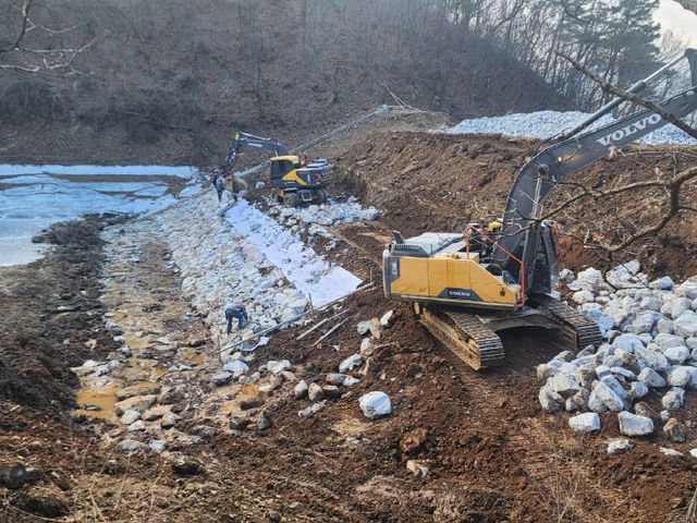 소이 오랫말 재해위험저수지 제방공사 사진
