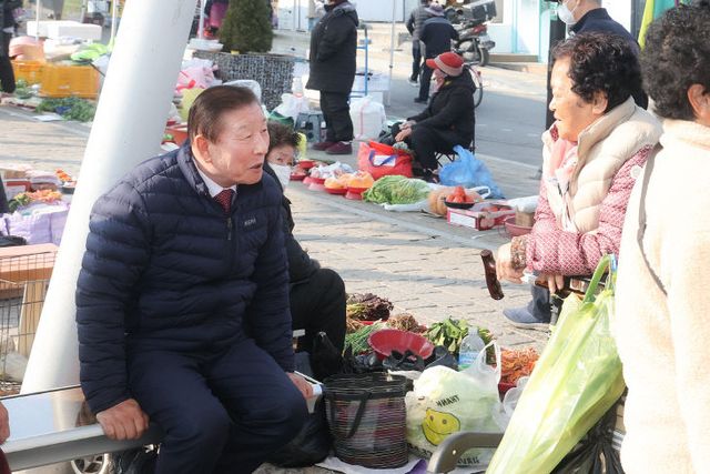 조근제 함안군수 설 앞두고 전통시장 민생행보