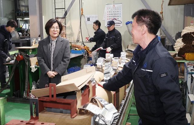 1-2. 김보라 안성시장, 한국지체장애인협회 안성공장 방문