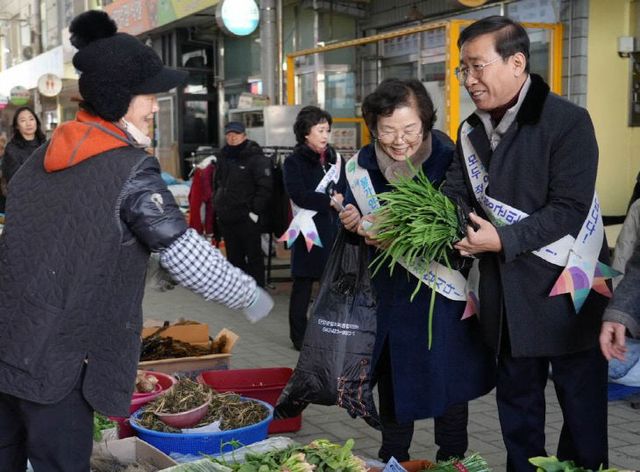 보도 4) 작년 명절 장보기 사진(1)
