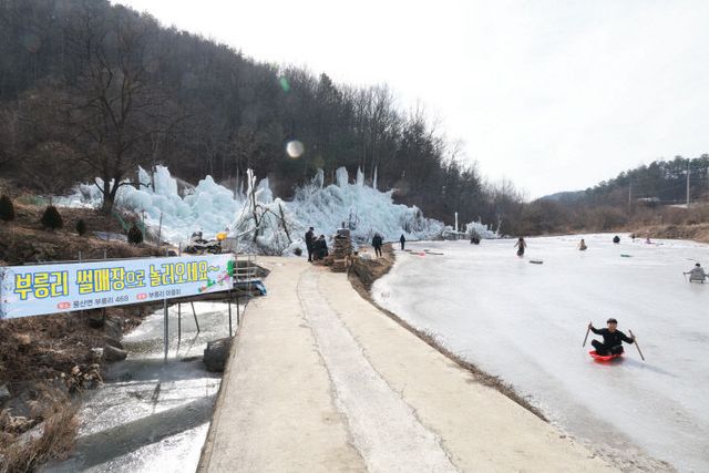 2. 마을 주민들의 손길