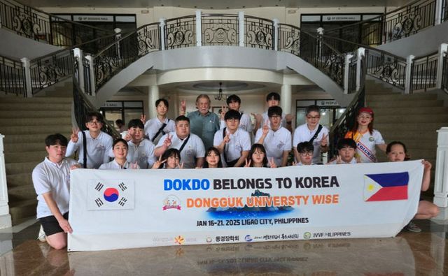 리가오시시청사에서 기념촬영 (1)