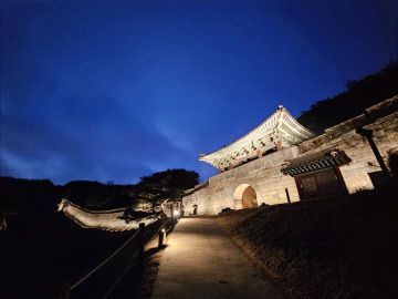 01-1 “빛과 역사의 만남”