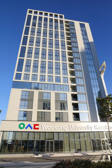 1_WSUK 외경 사진1(투르키스탄 중심부에 17층 규모)