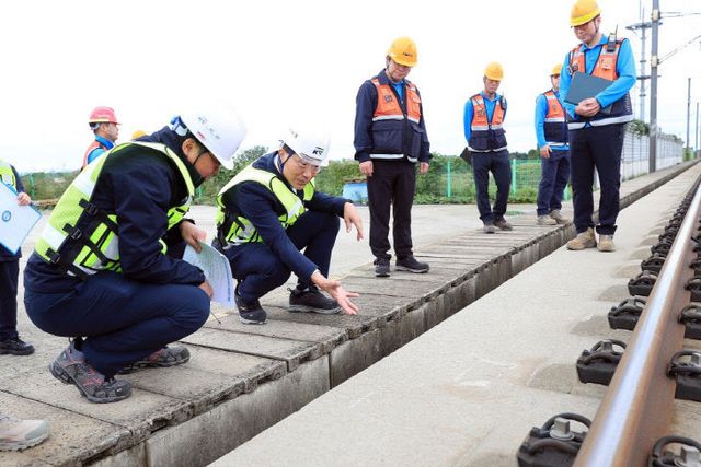 20251014_호남고속철도 신작교~어량교 구간 현장점검(1)