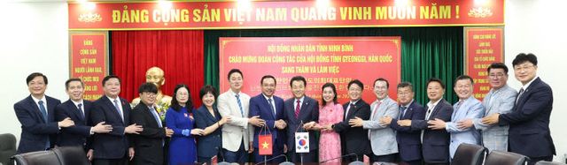 경기도의회, 친선의원연맹 대표단 ‘닌빈성 인민의회’ 방문