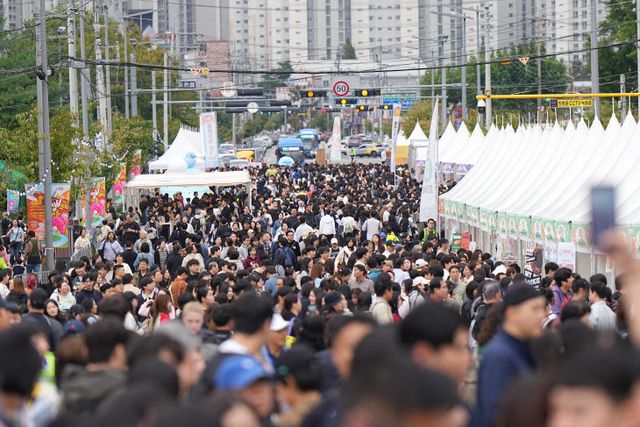 사진2(빵잼도시 _2025 대전 빵축제_ 성황리에 막 내려!)