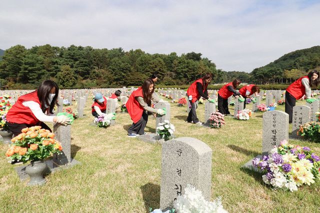 대전신세계_현충원 봉사활동(1)