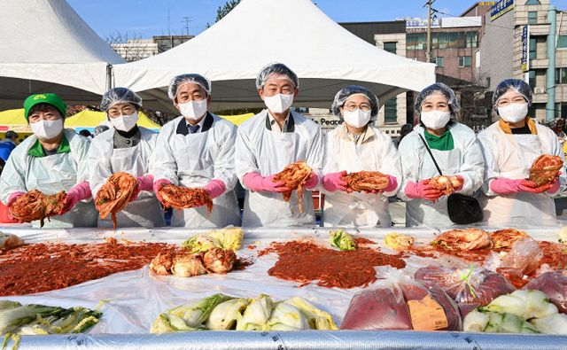 1.복지정책과(의정부시, 제20회 김장나누기 행복곱하기 성료)3