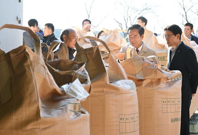 거창군 2025년산 공공비축미곡 첫 매입 시작