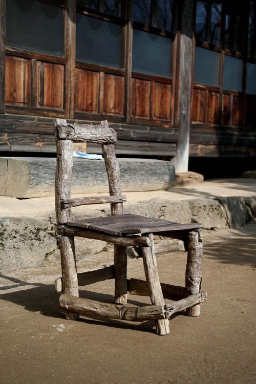 사본 -1 법정스님 ‘빠삐용 의자’