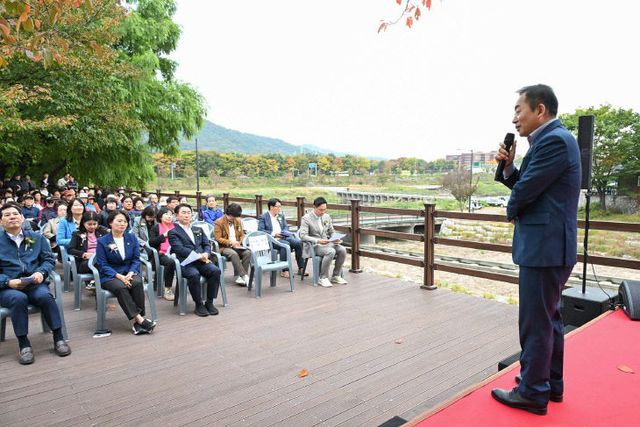 사진3(의정부시의회, 호원천 생태하천 복원사업 준공식 참석)