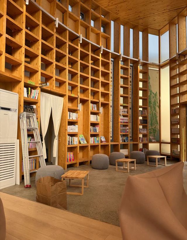 하동군 만화카페 내부 전경