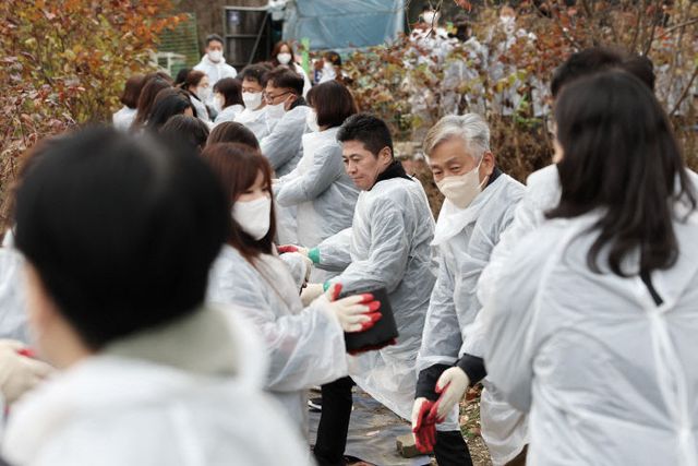 1-1 보도사진 (따숨 한 장의 기적 연탄 봉사활동)