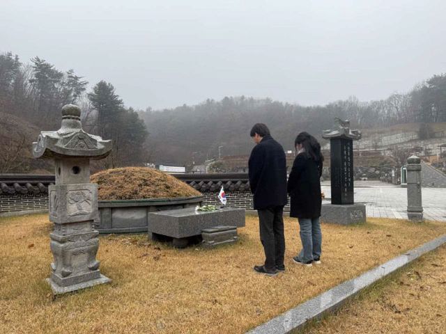 故박장호 지사 묘소 참배 사진
