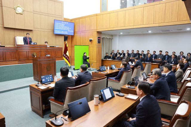 [보도자료사진] 251127 부안군의회 제3차 본회의 개의