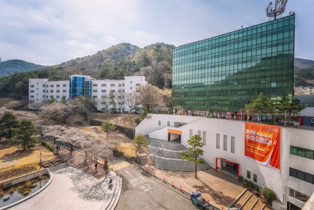 와이즈유 영산대학교 해운대캠퍼스 전경사진.