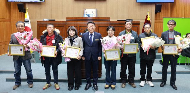 251212 부안군의회, 연말 의정발전 유공자 표창