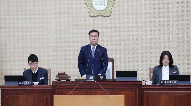 정례회 폐회 사진.A12I9829