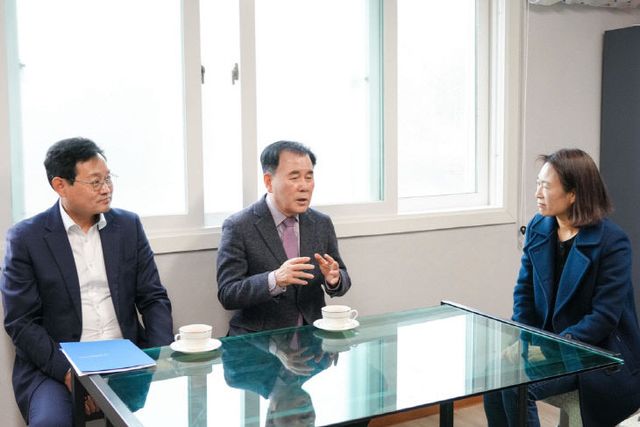 사진1_연말연시 맞아 사회복지시설 방문...이웃사랑 실천