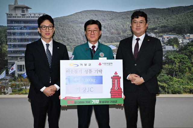 7-1.좌측부터 서양현 있다