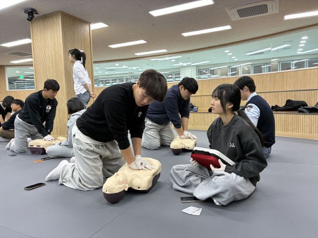 13일 CPR 교육 실습 현장