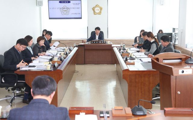 남동구의회 총무위 회의사진(2.18.)