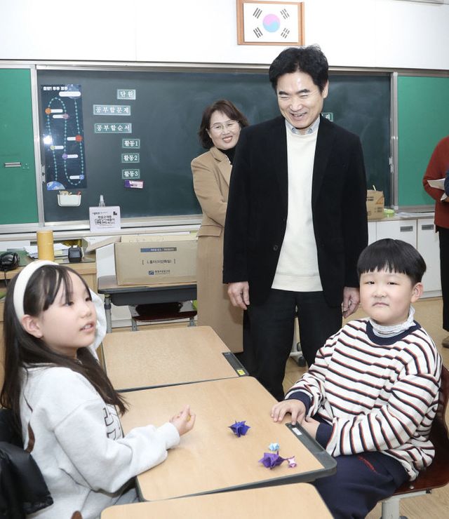 (사진2)_늘봄교실_학생_소통