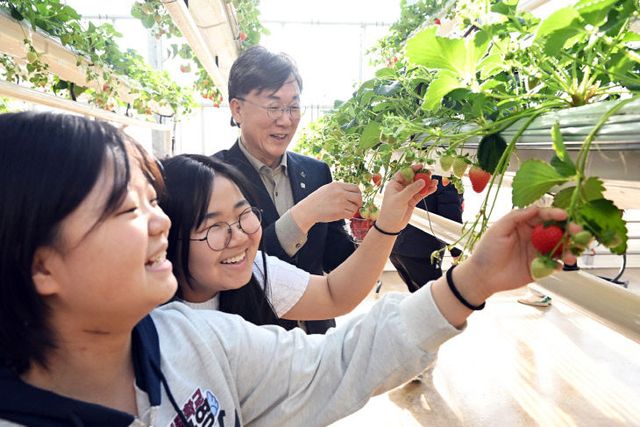 이민근 안산시장, 희망의 첫인사 동행 ‘소통 행보’