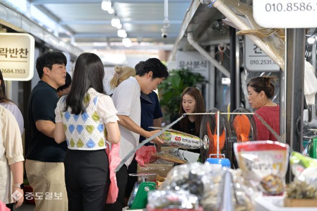 2_영덕군, 전통시장 ‘러브투어’ 장보기 버스비 지원